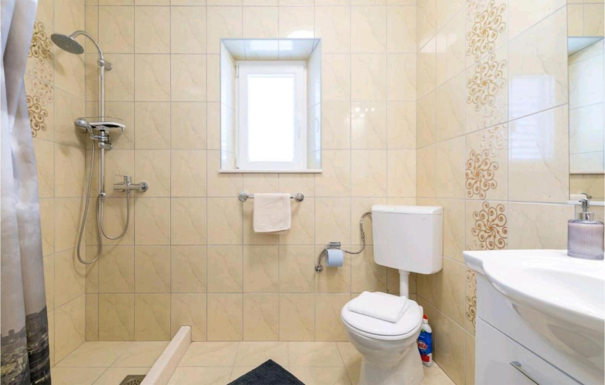 Amazing Apartment In Selca With Wifi Exterior photo
